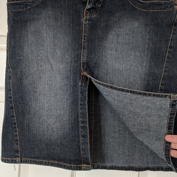 Nevada jeans skirt, size 8 - Picture 4 of 4